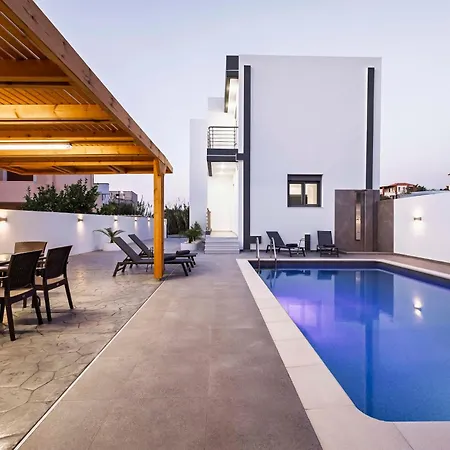 Ramo Luxury فيلة Kremastí