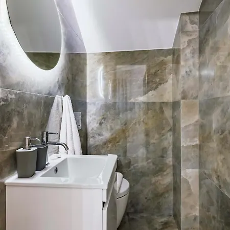 Ramo Luxury Kremastí